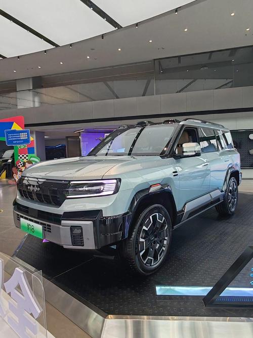 重庆16比亚迪方程豹硬派越野的爆款，英菲尼迪35周年与你共成长